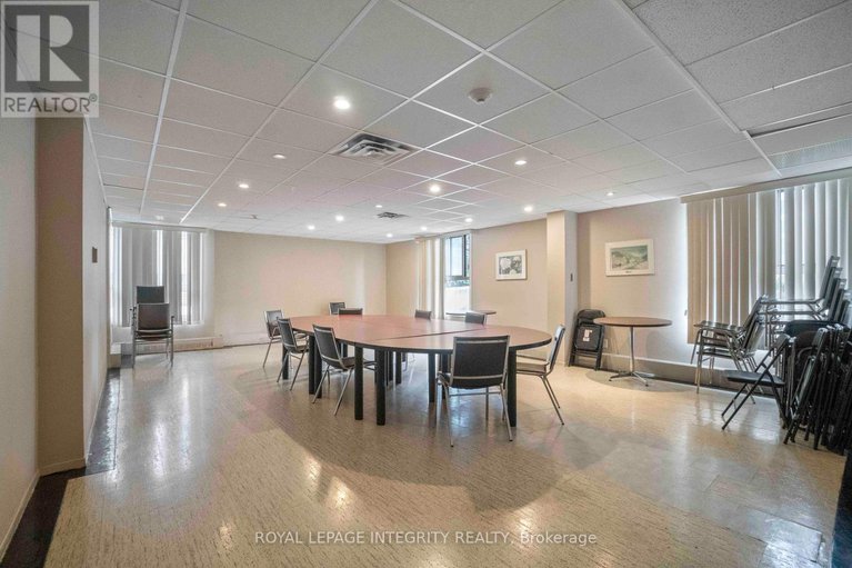 28620829/1003-1785-frobisher-lane/riverview-park/ottawa/ontario/K1G3T7_16