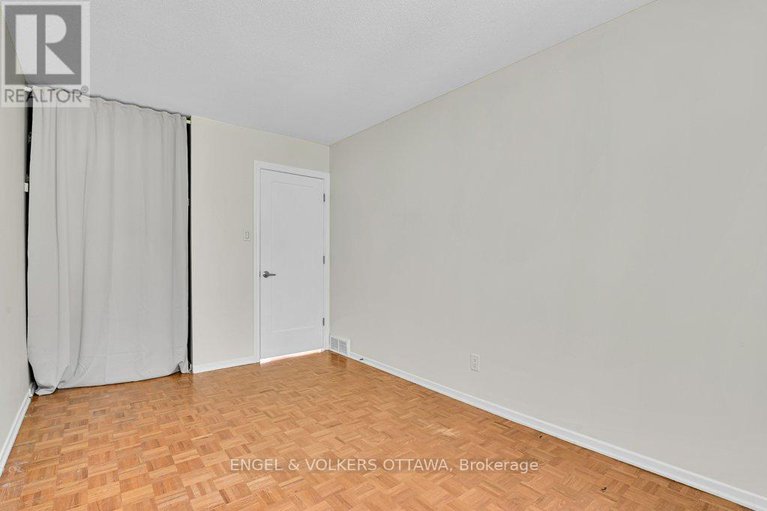 28990233/16-525-hilson-avenue/westborohampton-park/ottawa/ontario/K1Z6C9_23
