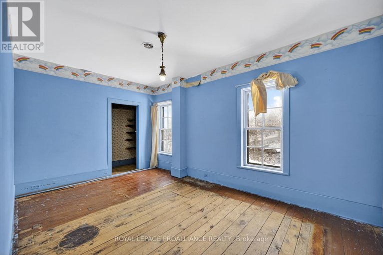 29478748/5-water-street/north-grenville-twp-kemptville-south/north-grenville/ontario/K0G1S0_18