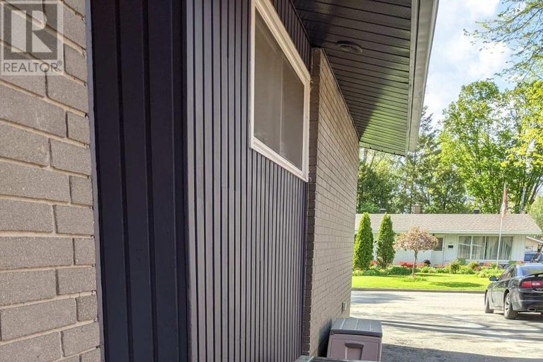 29569625/2160-lambeth-walk/parkway-park/ottawa/ontario/K2C1G1_26