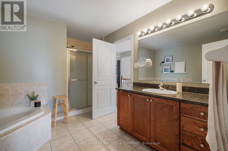 29079890/175-destiny-private/fallingbrookgardenway-south/ottawa/ontario/K4A0K6_30