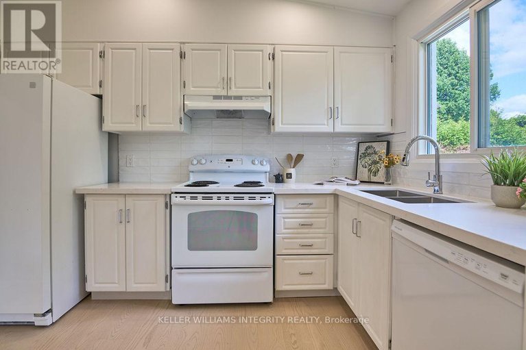 28490923/77-seabrooke-drive/glencairnhazeldean/ottawa/ontario/K2L2K4_25
