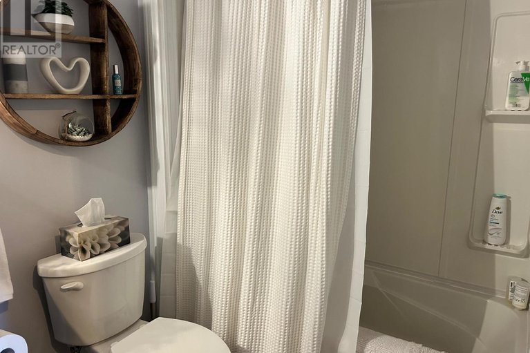 29660871/201-1835-marsala-crescent/fallingbrookpineridge/ottawa/ontario/K4A2E5_17