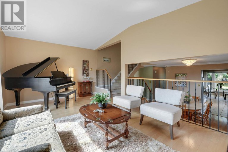 28890065/1631-wainfleet-street/chateauneuf/ottawa/ontario/K1C3G3_16
