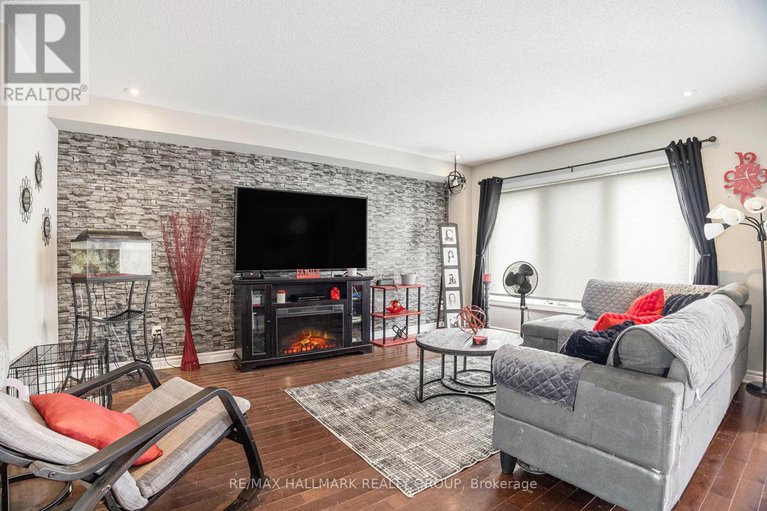 28523089/6349-renaud-road/mer-bleuebradley-estatesanderson-park/ottawa/ontario/K1W0J4_4