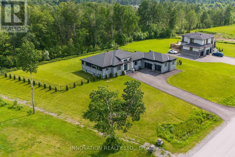 28693826/651-ballycastle-crescent/riverside-south/ottawa/ontario/K1X0A3_2