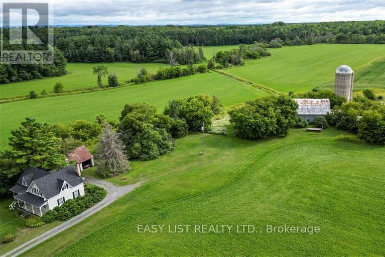 27252298/2691-canaan-road/clarencerockland-twp/clarence-rockland/ontario/K0A3E0_10