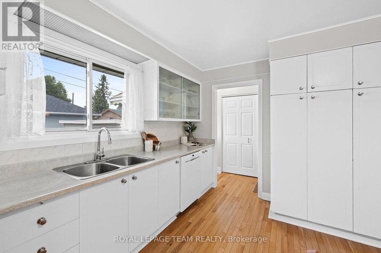 28926247/1525-valmarie-avenue/carleton-heights/ottawa/ontario/K2C1V7_16