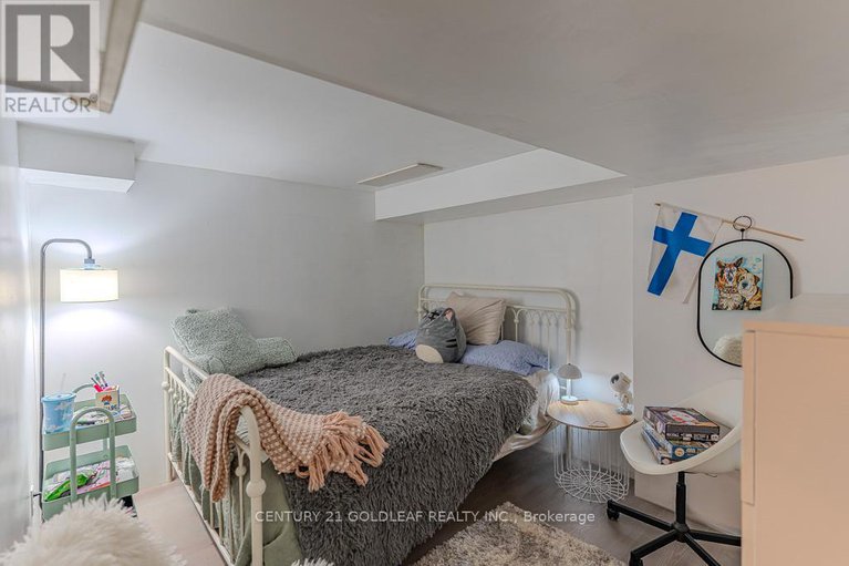 29418549/1075-north-river-road/overbrook/ottawa/ontario/K1K3V9_36