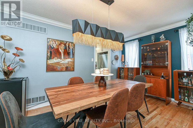 28980767/777-rolling-river-crescent/riverside-southgloucester-glen/ottawa/ontario/K1V1M2_12