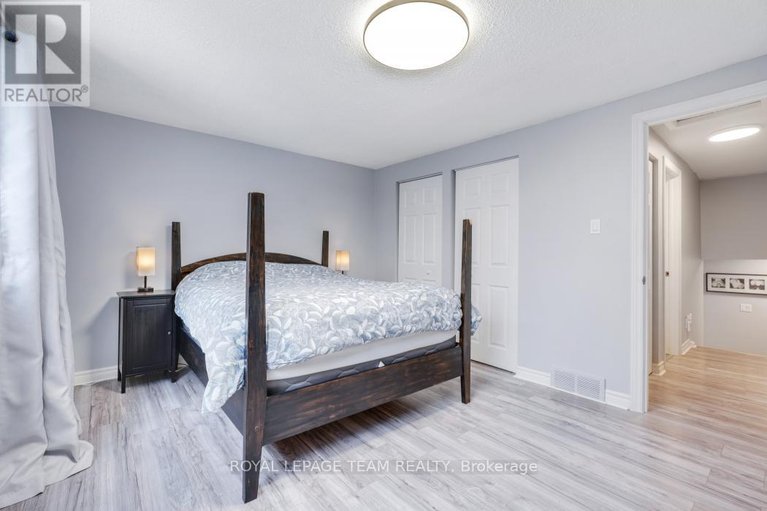 29256594/52-alison-korn-private/bells-corners/ottawa/ontario/K2H8M6_17