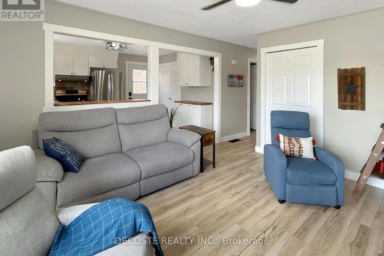 28568496/273-main-street-s/alexandria/north-glengarry/ontario/K0C1A0_10