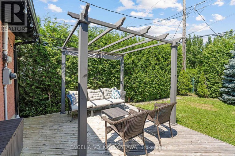 28638374/2097-neepawa-avenue/carlingwood/ottawa/ontario/K2A3L8_38