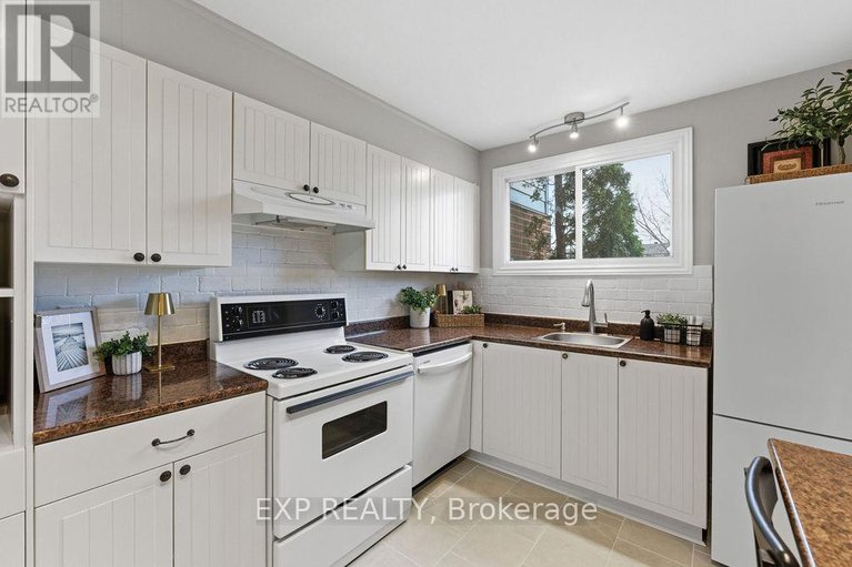 29119258/3-glencoe-street/arlington-woods/ottawa/ontario/K2H8S5_11