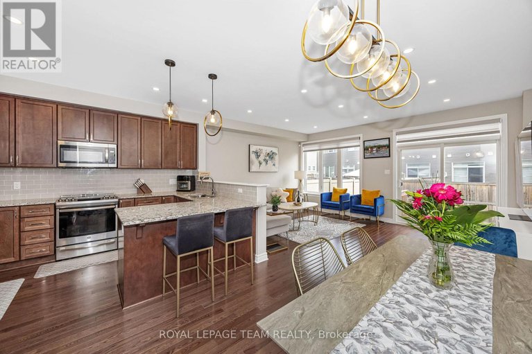 28564716/526-edenwylde-drive/remainder-of-stittsville-area/ottawa/ontario/K2S2K4_15