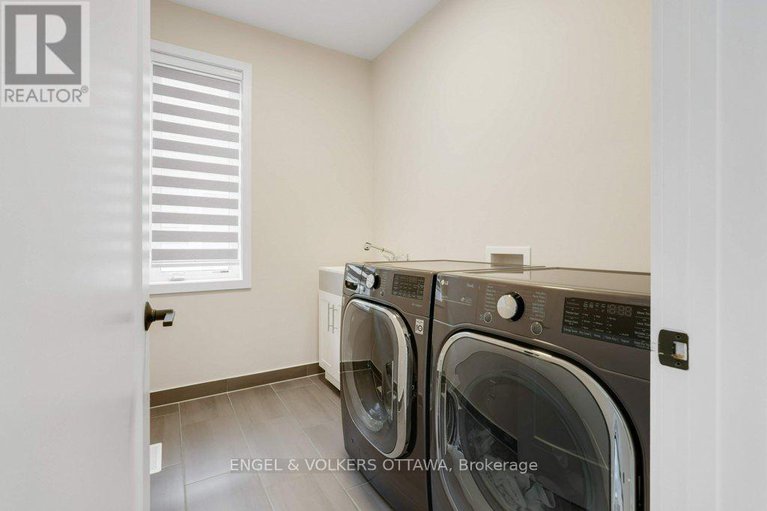 28933678/1010-carden-lane/orleans-village/ottawa/ontario/K1W0N3_26