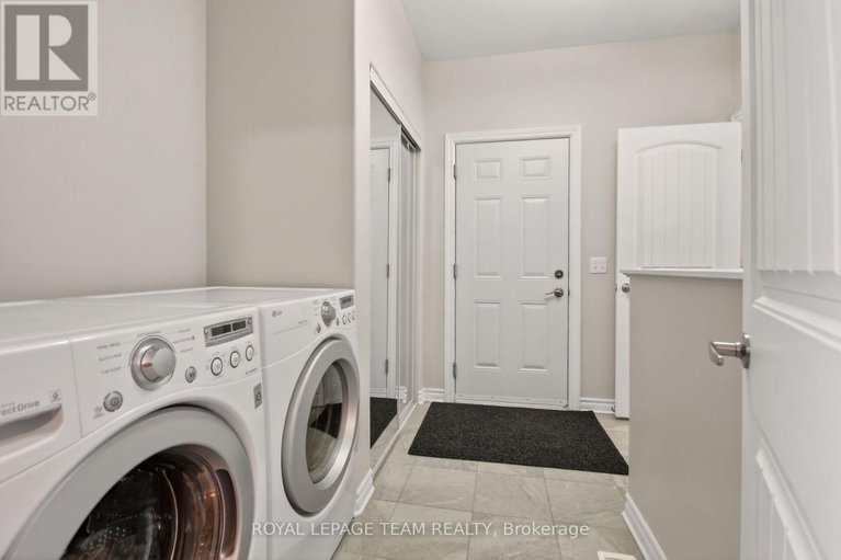 29401589/286-dean-ridge-road/drummond-n-elmsley-drummond-twp/drummondnorth-elmsley/ontario/K7C0E1_23