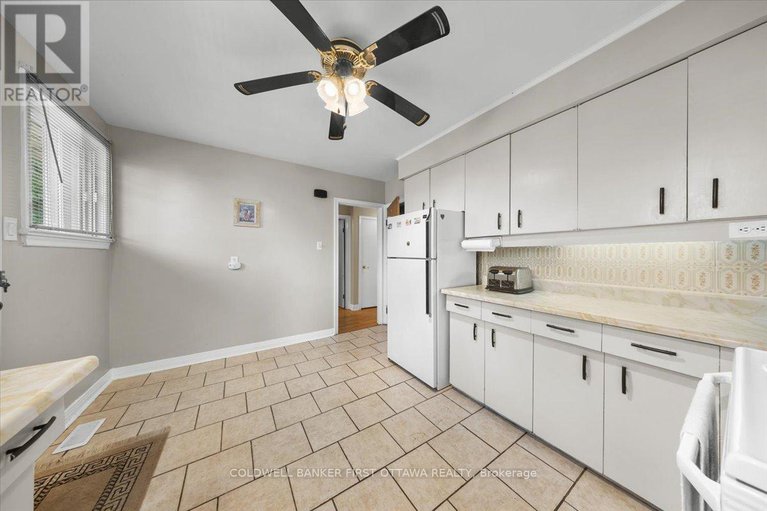 28744577/2146-rushton-road/mckellar-heightsglabar-park/ottawa/ontario/K2A1N7_11