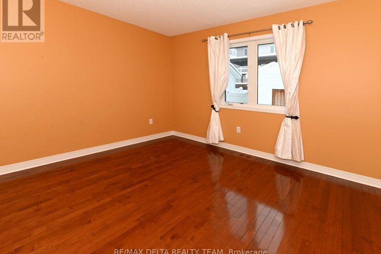 29095363/150-sandra-crescent/town-of-rockland/clarence-rockland/ontario/K4K1N7_17