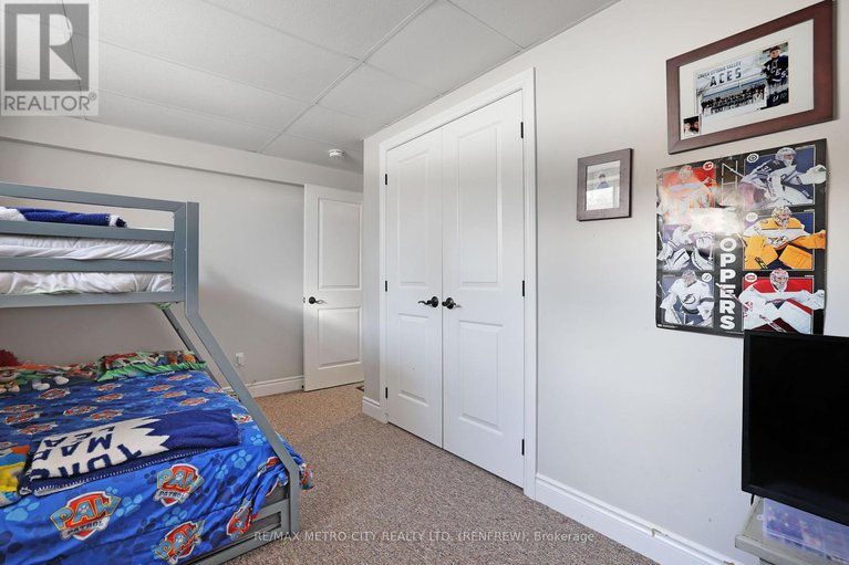 28154168/148-haramis-drive/renfrew/renfrew/ontario/K7V4M8_28
