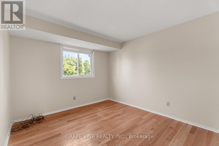 28628810/31-2671-pimlico-crescent/emerald-woodssawmill-creek/ottawa/ontario/K1T2A6_18
