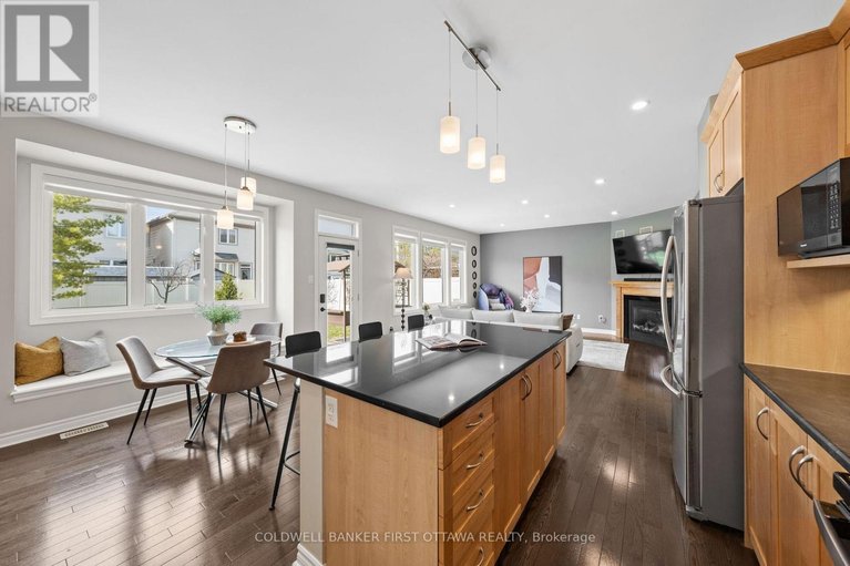 29655713/2176-sunset-cove-circle/half-moon-bay/ottawa/ontario/K2J0T9_11