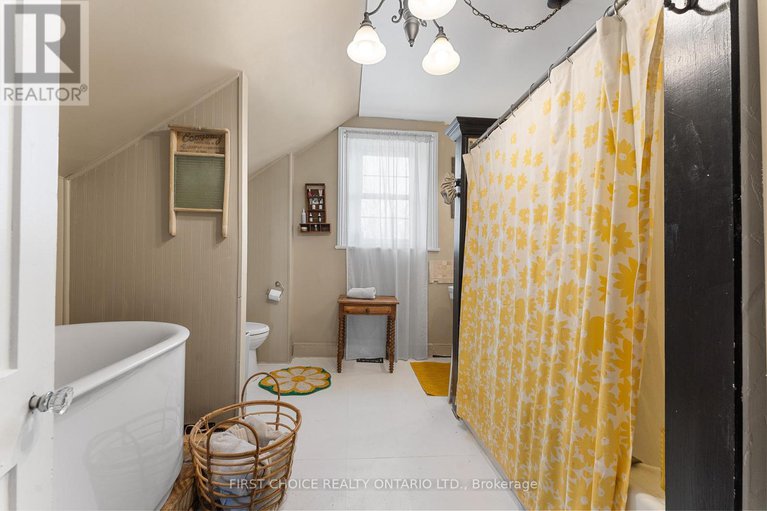 28543961/8-campbell-reid-court/rural-kanata-central/ottawa/ontario/K2K1X7_19