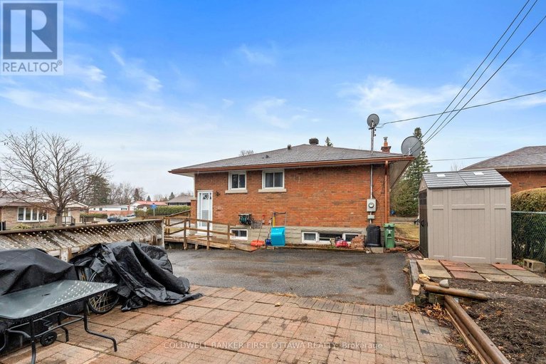 29607129/2066-saunderson-drive/elmvale-acres/ottawa/ontario/K1G2E6_31