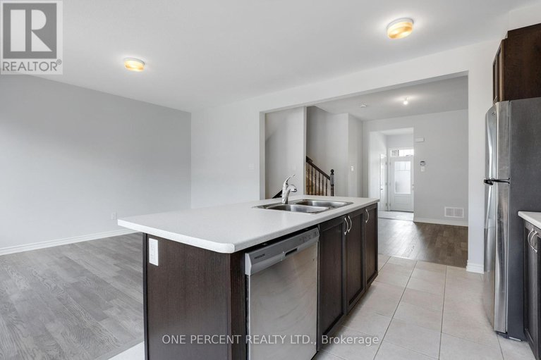 28599731/733-megrez-way/half-moon-bay/ottawa/ontario/K2J6S8_11