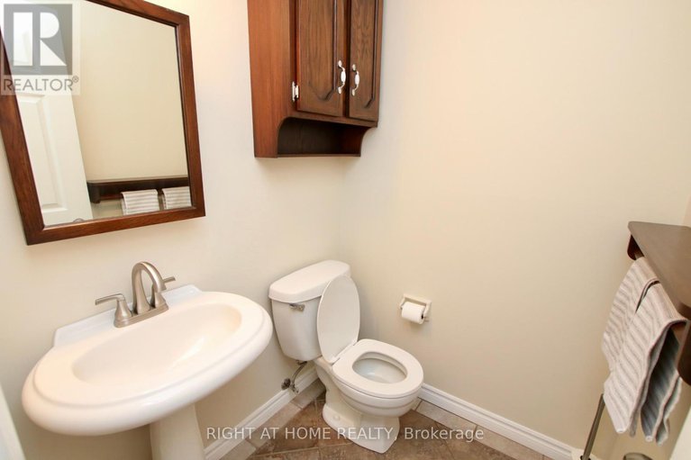 28520317/159-dunlop-crescent/village-of-russell/russell/ontario/K4R1B3_15