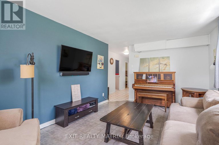 28587958/17-casselman-street/finch/north-stormont/ontario/K0C1K0_17