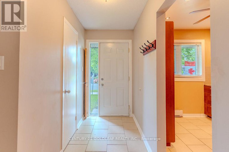 28602194/1342-cedarcroft-crescent/pineview/ottawa/ontario/K1B5C8_4