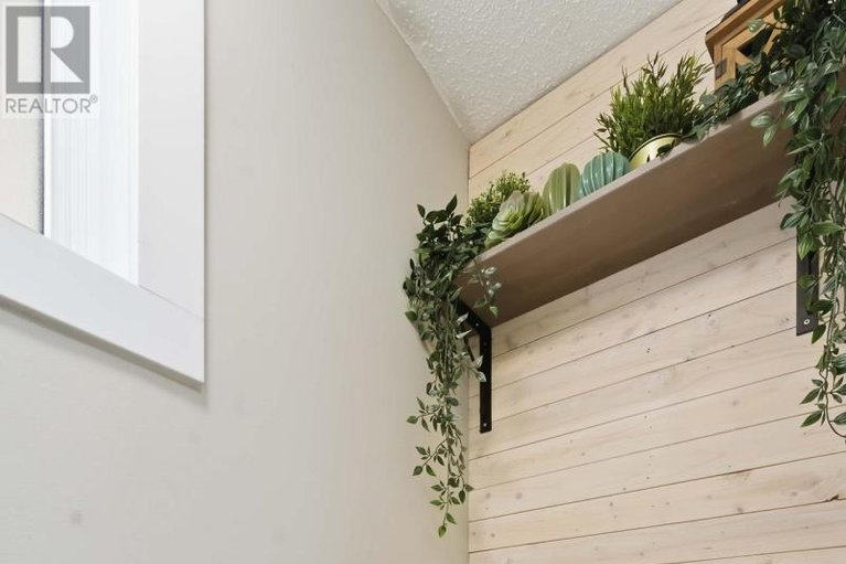 29596241/1091-burgundy-lane/convent-glen/ottawa/ontario/K1C2M9_16