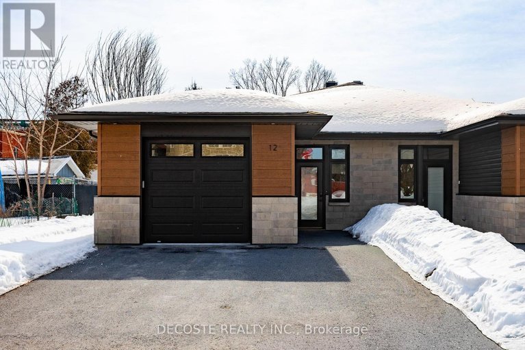 29464449/12-elgin-street-w/alexandria/north-glengarry/ontario/K0C1A0_1