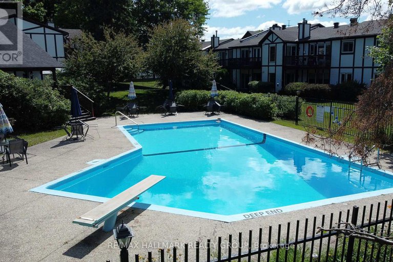 28920438/72-218-d-equestrian-drive/bridlewood/ottawa/ontario/K2M1E2_30