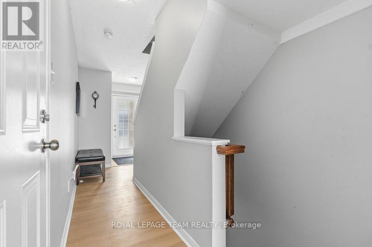 29379496/402-sadar-private/cedargrovefraserdale/ottawa/ontario/K2J3T3_8