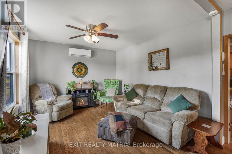 29015888/17-victoria-street-w/alexandria/north-glengarry/ontario/K0C1A0_5