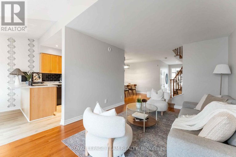 29128834/246-tandalee-crescent/emerald-meadowstrailwest/ottawa/ontario/K2M0A1_9