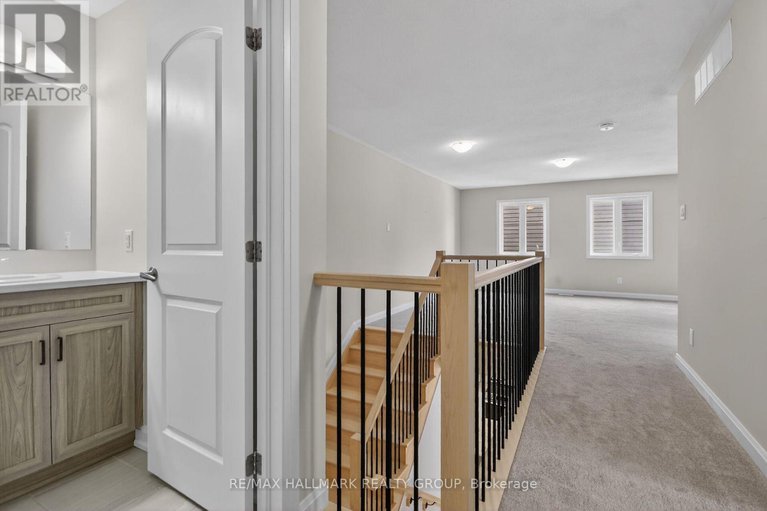 29271214/238-pursuit-terrace/goulbourn-twp-from-franktown-rdsouth-to-rideau/ottawa/ontario/K0A2Z0_24