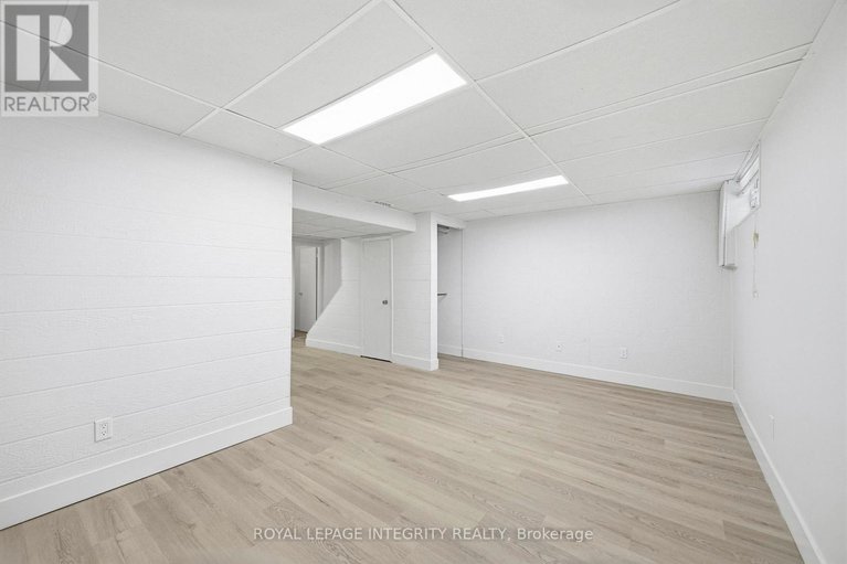 29285913/6-7868-jeanne-darc-boulevard-n/convent-glen-north/ottawa/ontario/K1C2E9_31