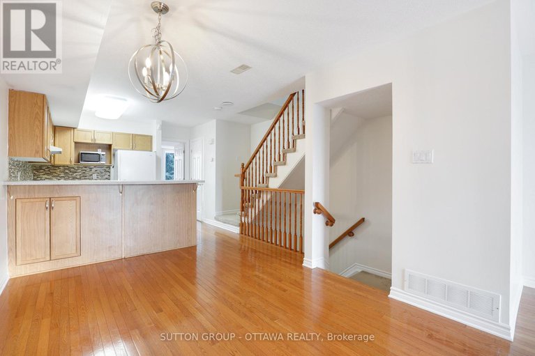 29373645/115-tall-pines-private/leslie-park/ottawa/ontario/K2H1H1_8