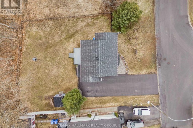 29592597/436-yves-street/town-of-rockland/clarence-rockland/ontario/K4K1E9_38