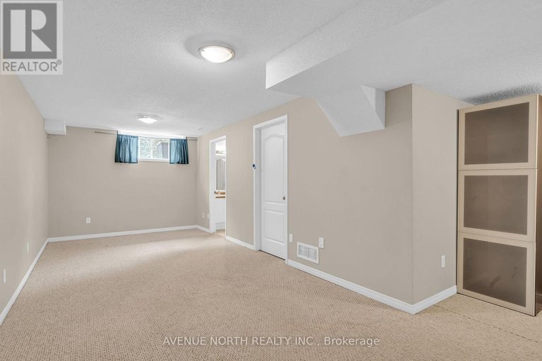28397095/352-freedom-private/riverview-park/ottawa/ontario/K1G6W4_28