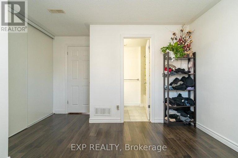 28927446/a-566-chapman-mills-drive/strandherd/ottawa/ontario/K2J3V2_22