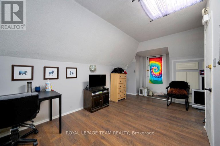 29420199/422-donald-b-munro-drive/carp/ottawa/ontario/K0A1L0_17