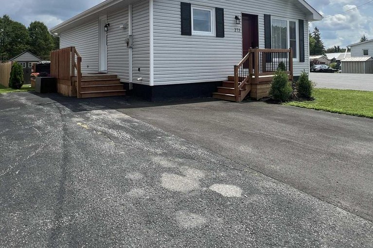 28568496/273-main-street-s/alexandria/north-glengarry/ontario/K0C1A0_19