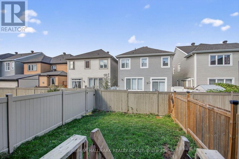 28923728/878-kilbirnie-drive/half-moon-bay/ottawa/ontario/K2J6G5_28