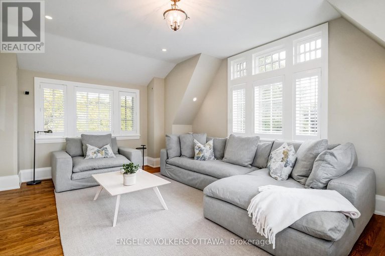 28062589/5651-herwig-place/manotick-south-to-roger-stevens/ottawa/ontario/K4M1B3_29