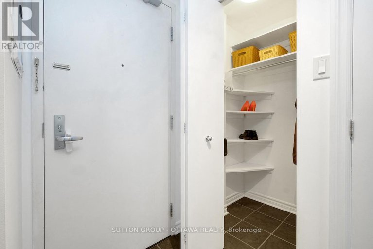 28530484/1303-70-landry-street/vanier/ottawa/ontario/K1L0A8_2