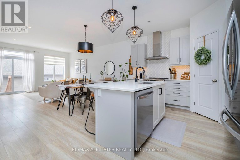 28611360/20-elmer-west-street/almonte/mississippi-mills/ontario/K0A1A0_5